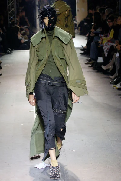 Look 15